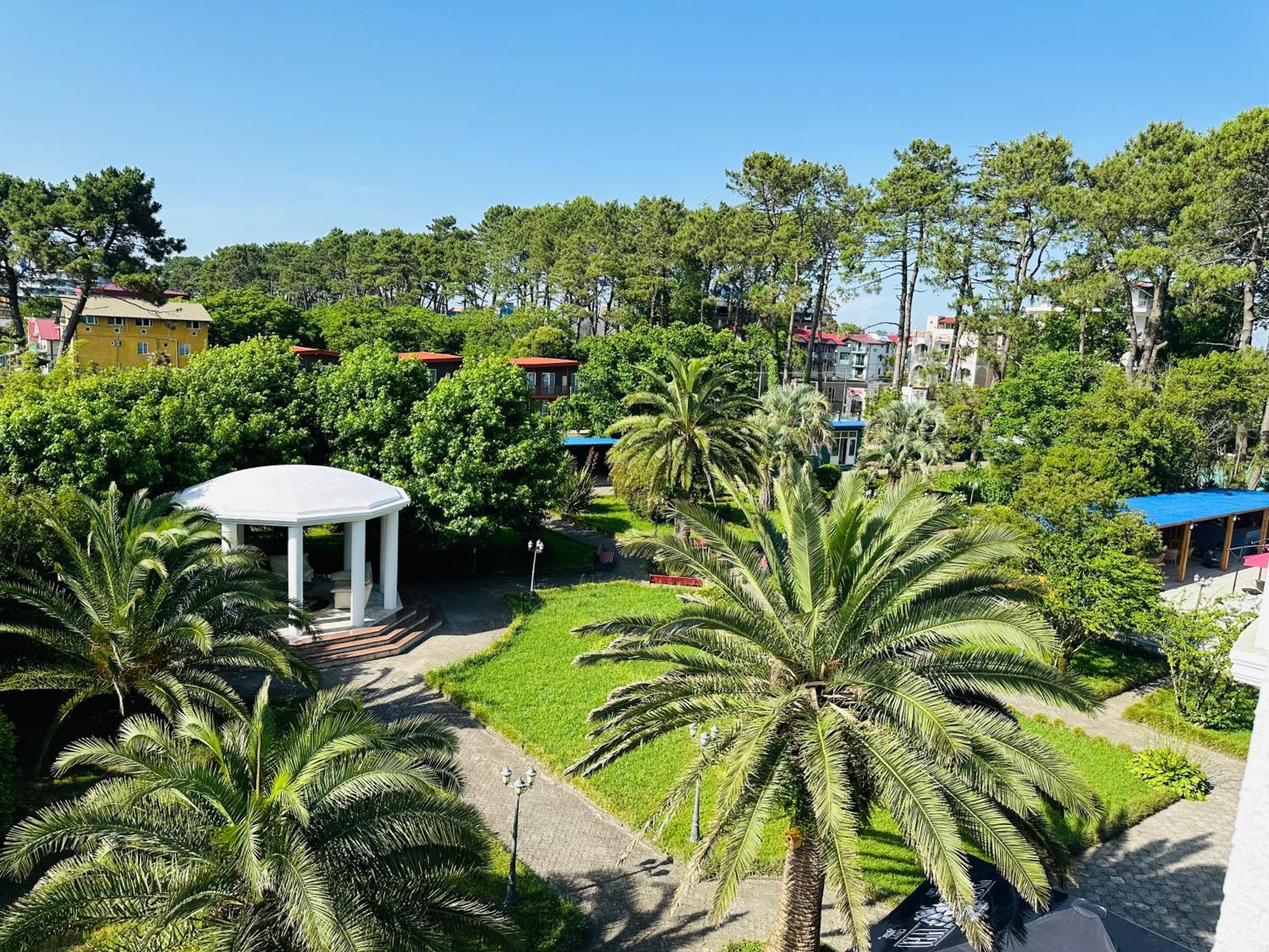 Claude Monet Beach Hotel Ureki Eksteriør bilde